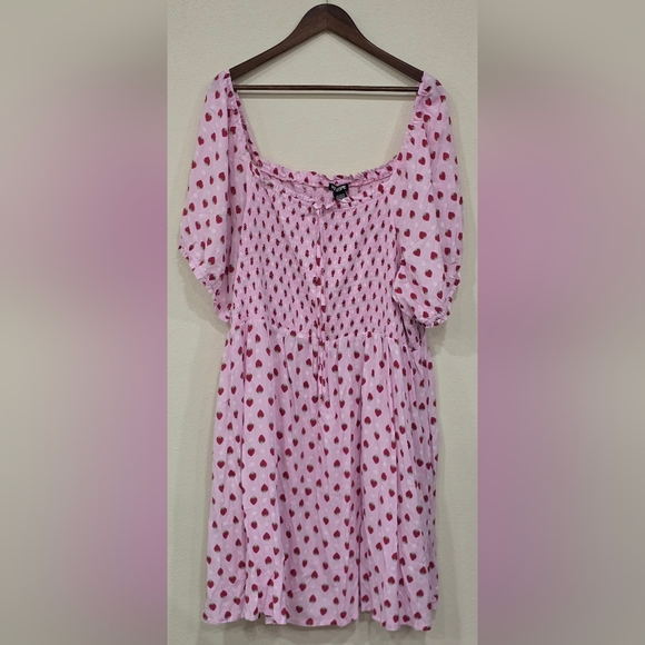 Hot Topic Pink Strawberry Smocked Dress Plus Size NWT Sz 5 - Picture 2 of 9